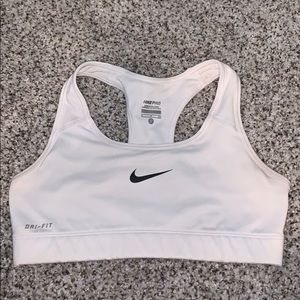White nike sports bra